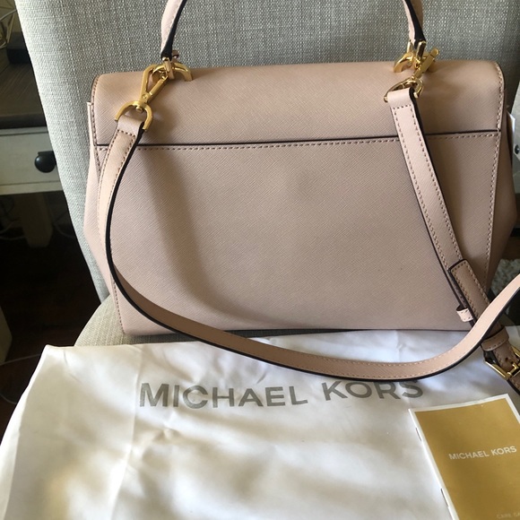 SOLD! NWT Michael kors Ava satchel medium - Picture 2 of 10